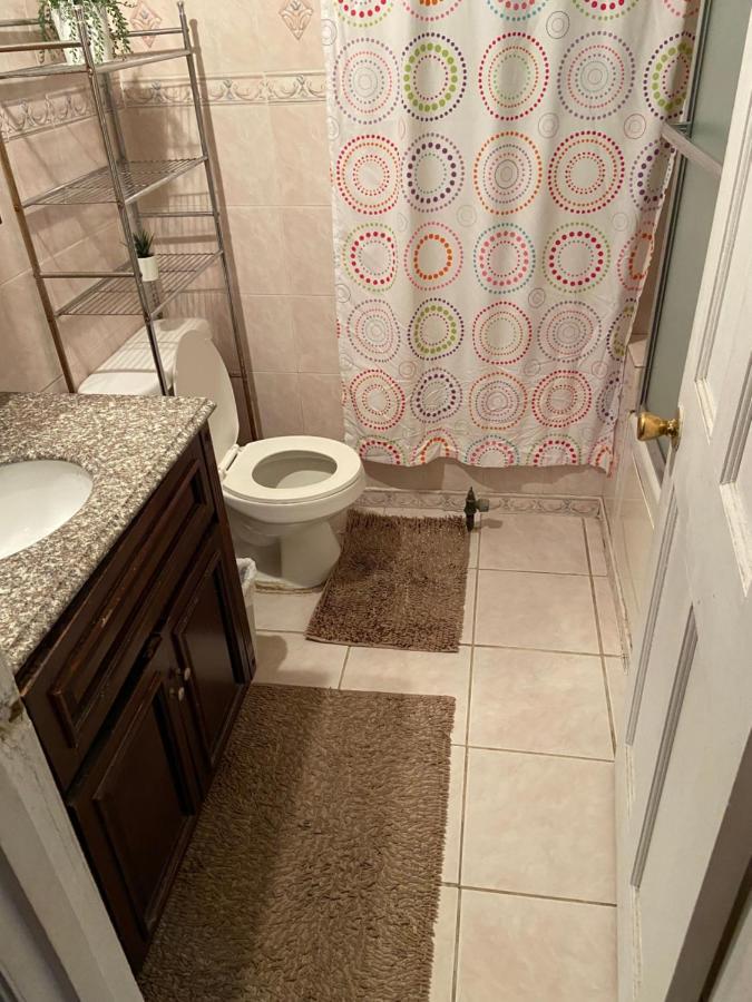 A Lavish Room In Queens 纽约 外观 照片
