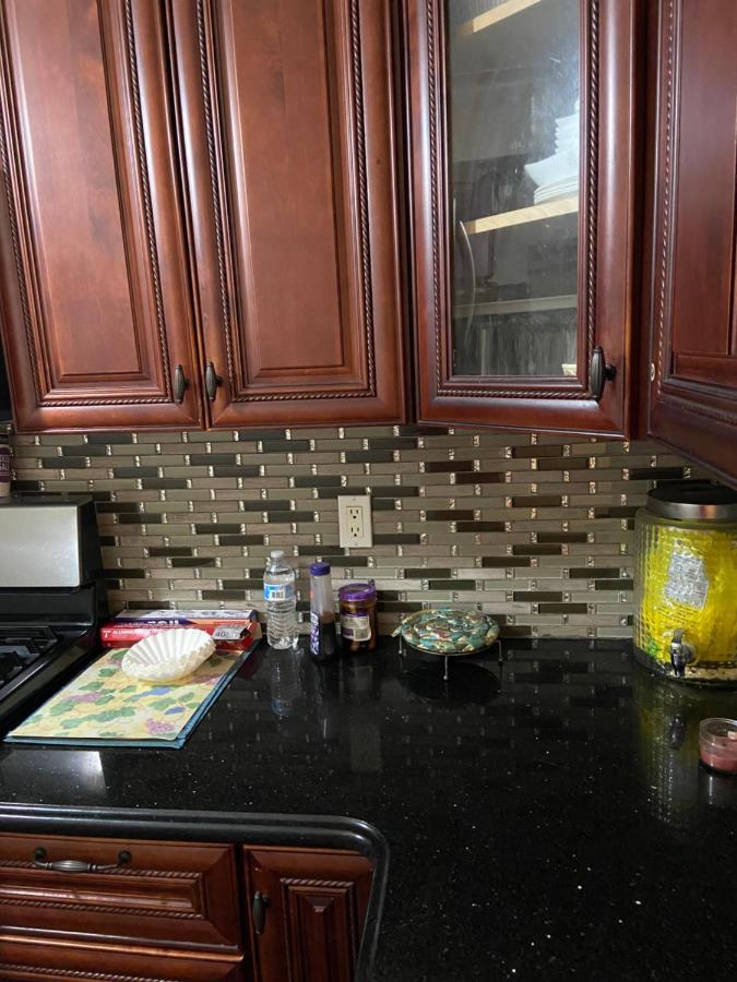 A Lavish Room In Queens 纽约 外观 照片